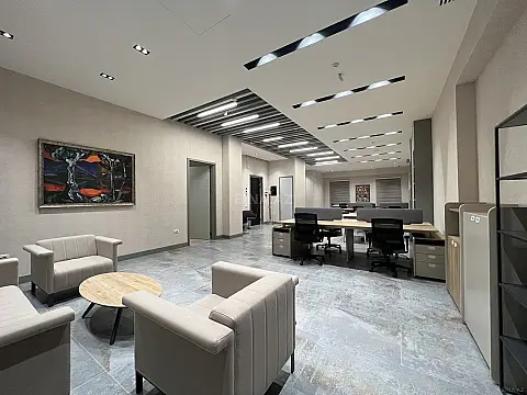 Kirayə verilir 3 otaqlı ofis 165 m²
