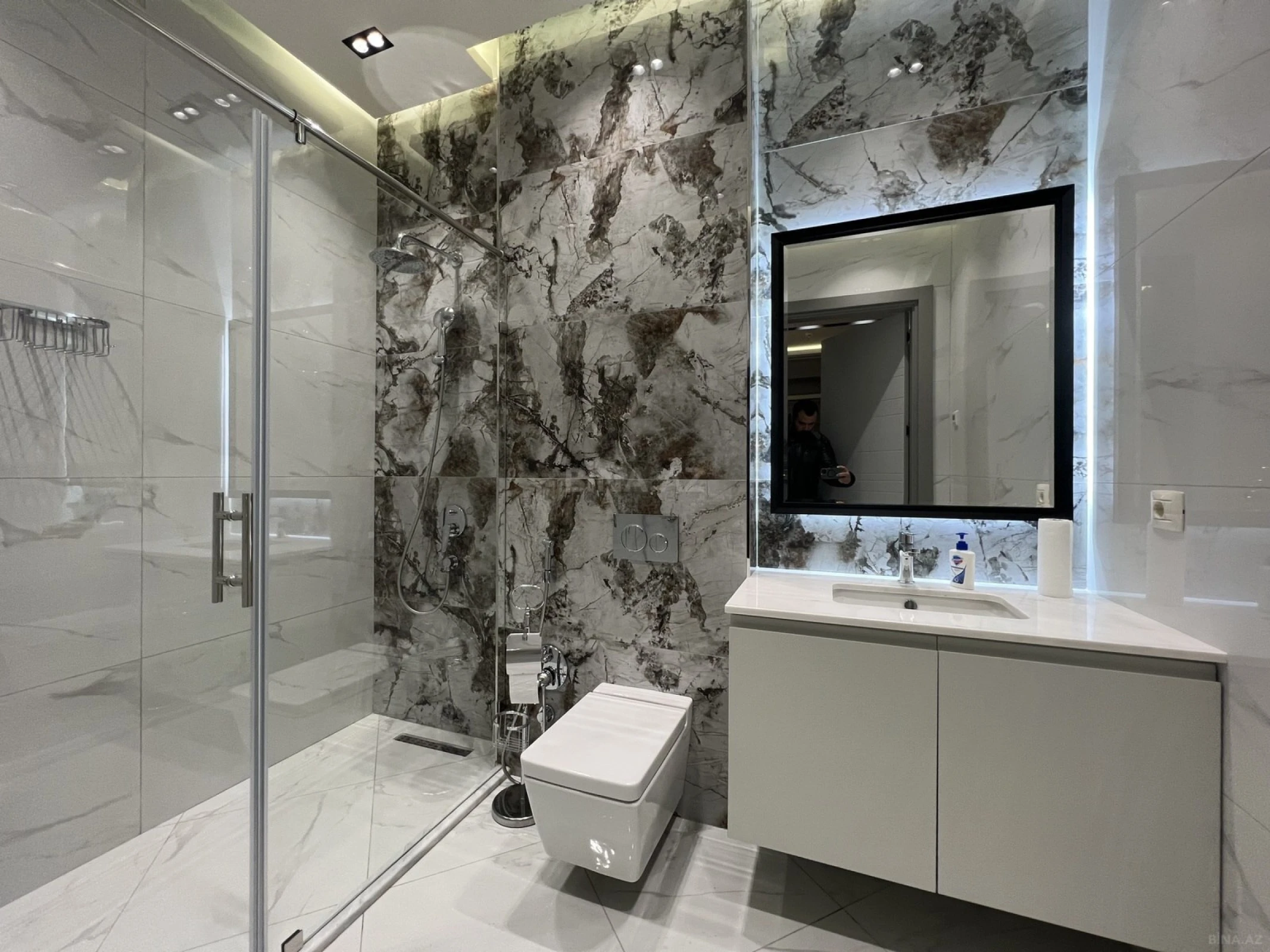 Kirayə verilir 3 otaqlı ofis 165 m²