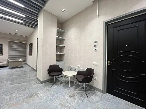 Kirayə verilir 3 otaqlı ofis 165 m²