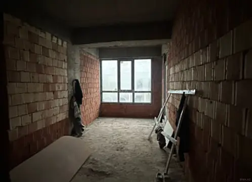 Satılır 4 otaqlı mənzil 160 m²