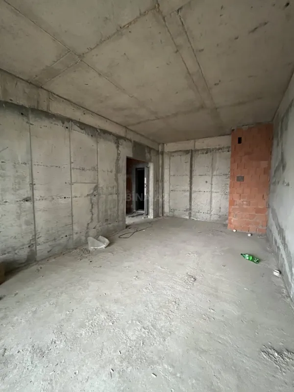 Satılır 3 otaqlı mənzil 112.4 m²