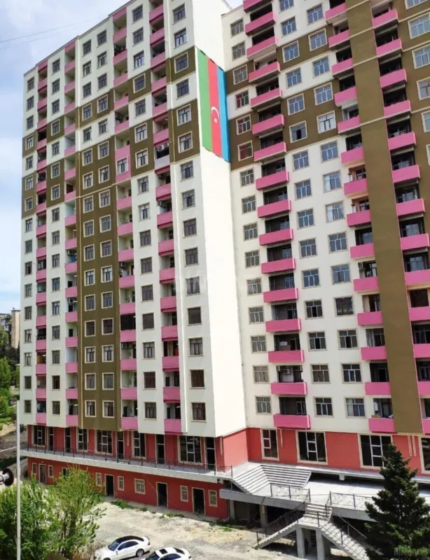 Satılır 2 otaqlı mənzil 71 m²