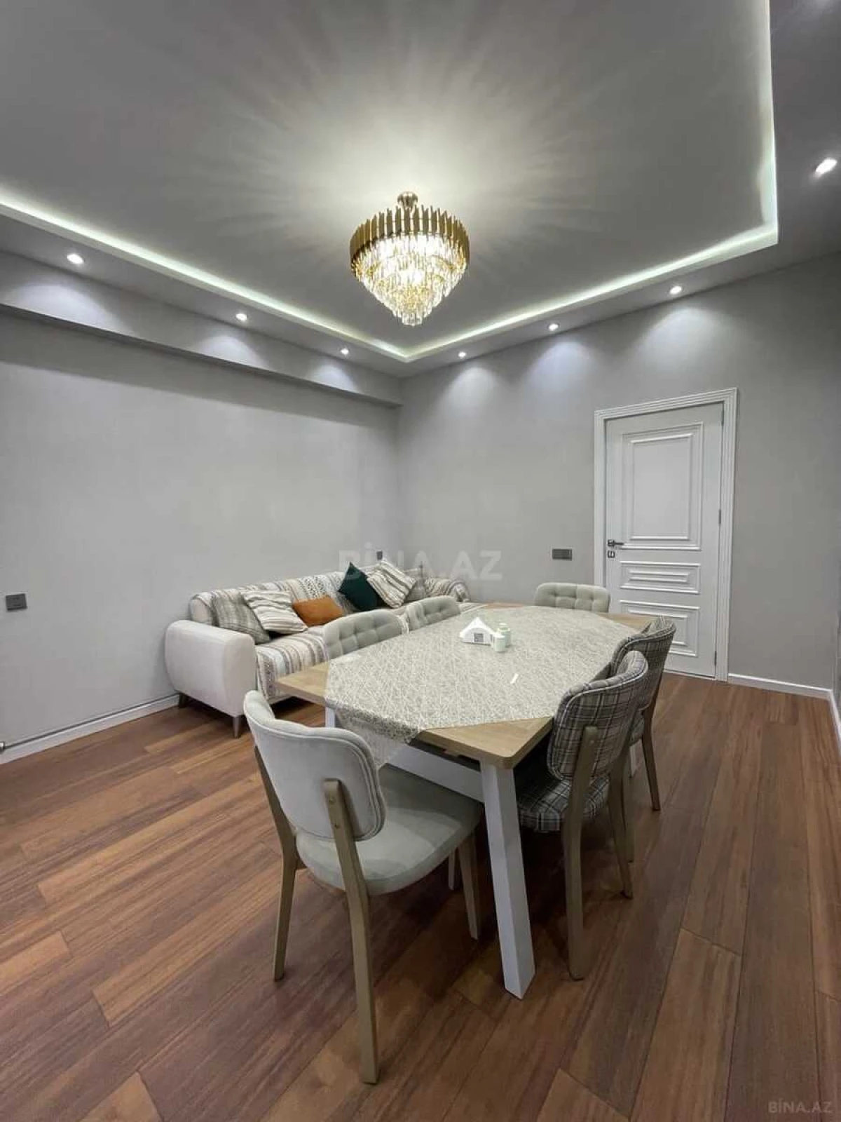 Satılır 2 otaqlı mənzil 65 m²