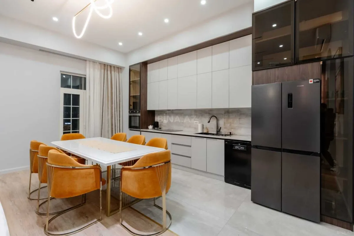 Kirayə verilir 3 otaqlı mənzil 125 m²