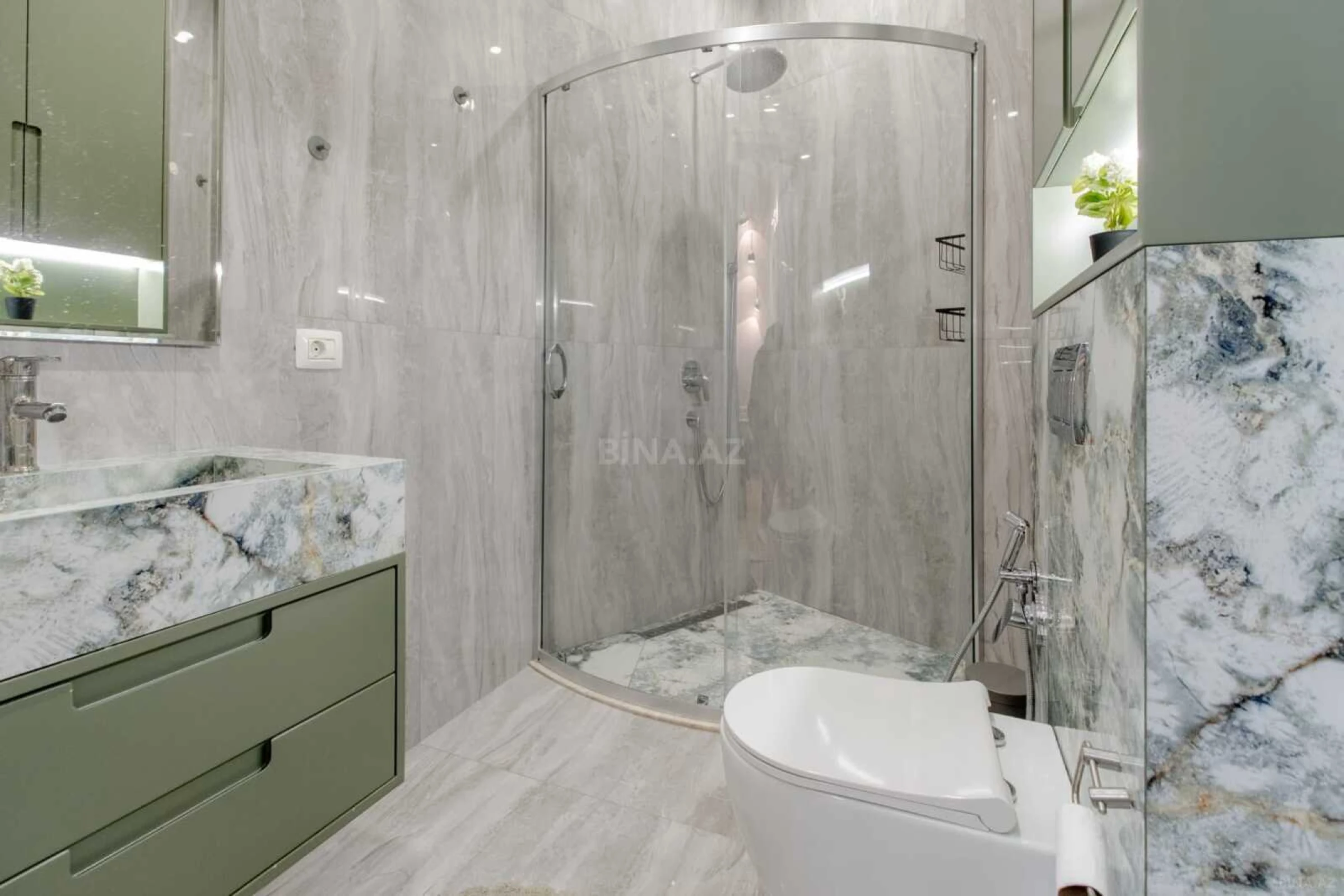 Kirayə verilir 3 otaqlı mənzil 125 m²