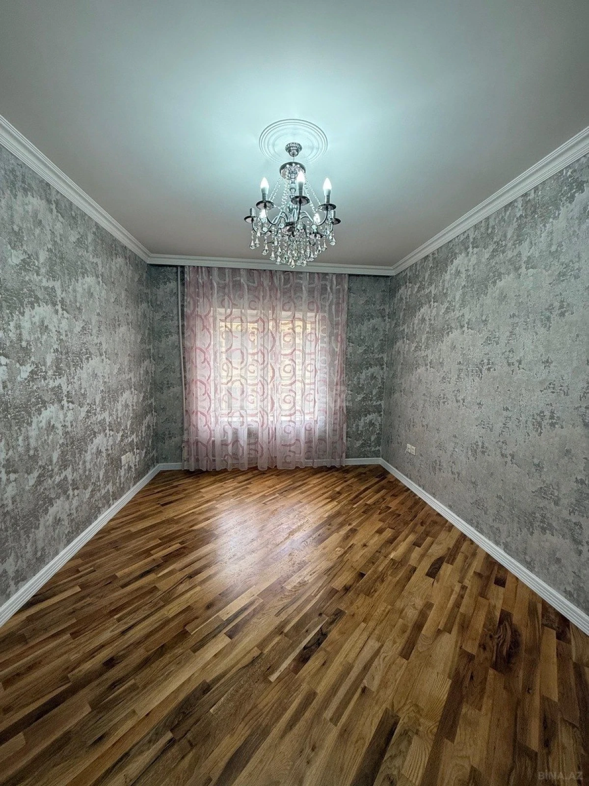 Satılır 3 otaqlı mənzil 90 m²