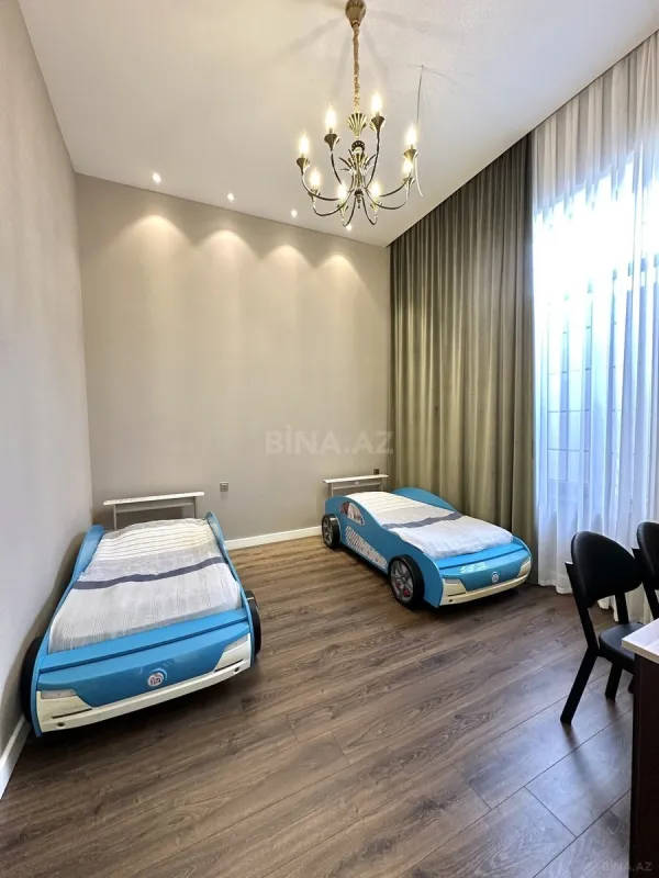 Satılır 5 otaqlı həyət evi 250 m²