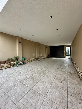 Satılır 5 otaqlı həyət evi 250 m²