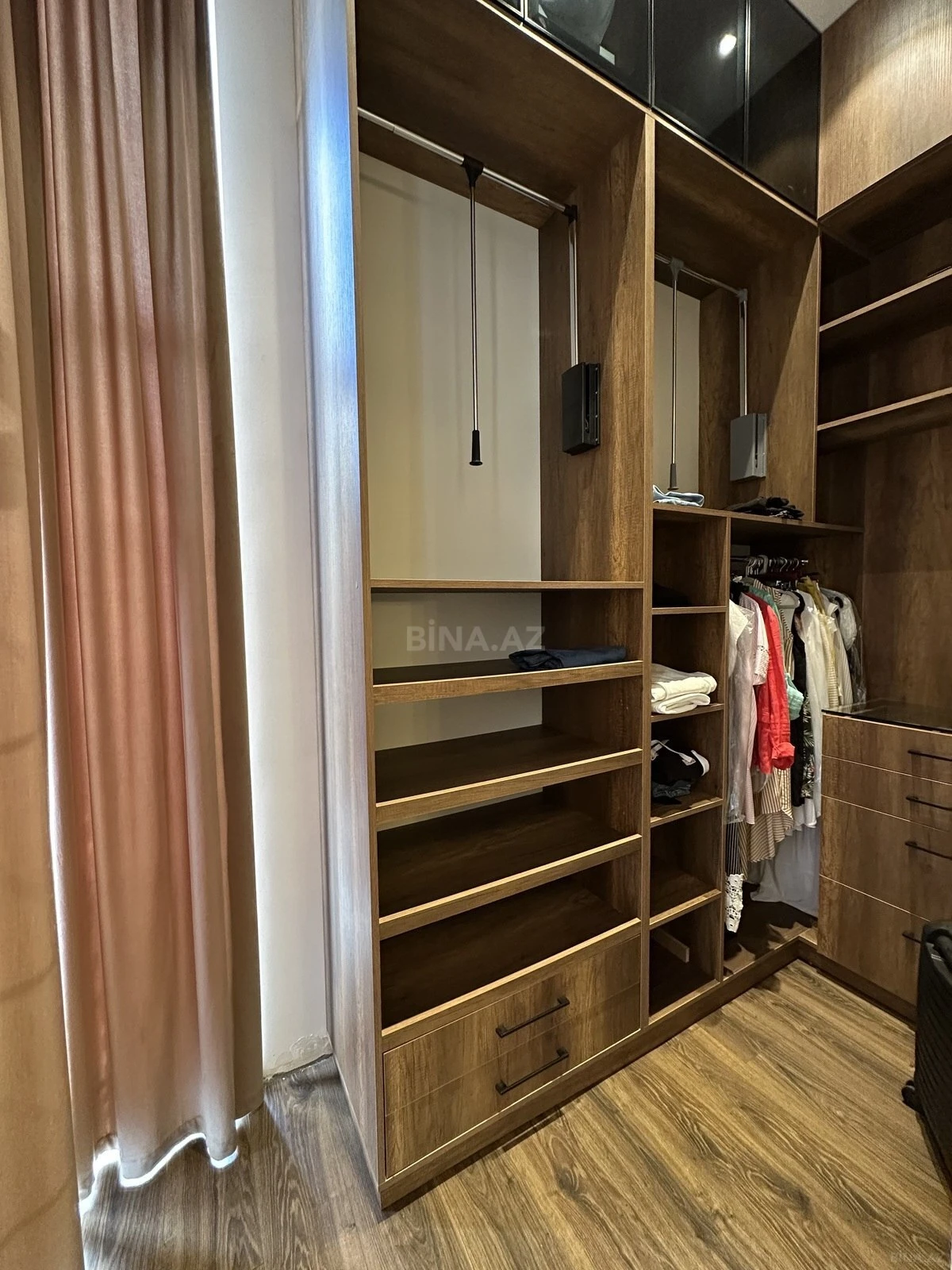 Satılır 5 otaqlı həyət evi 250 m²