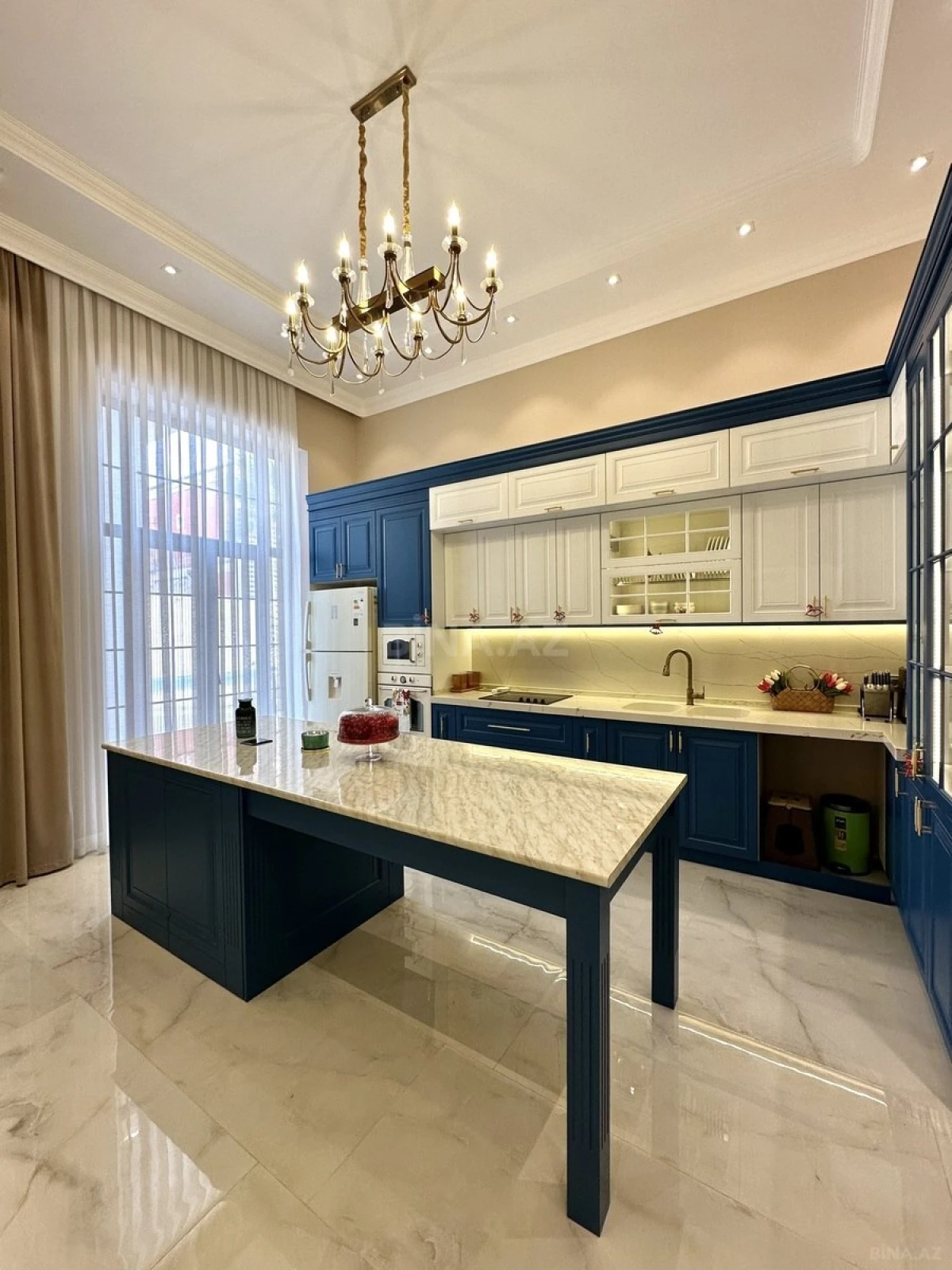 Satılır 5 otaqlı həyət evi 250 m²