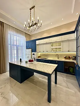 Satılır 5 otaqlı həyət evi 250 m²