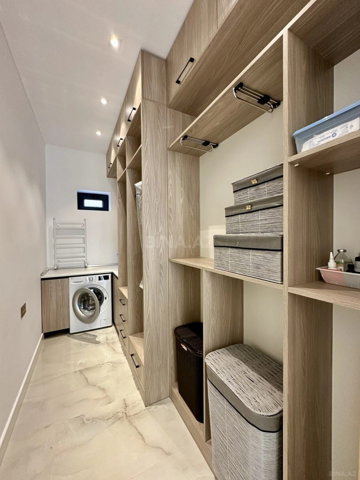 Satılır 5 otaqlı həyət evi 250 m²