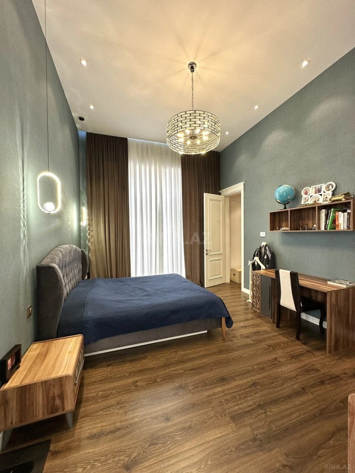 Satılır 5 otaqlı həyət evi 250 m²