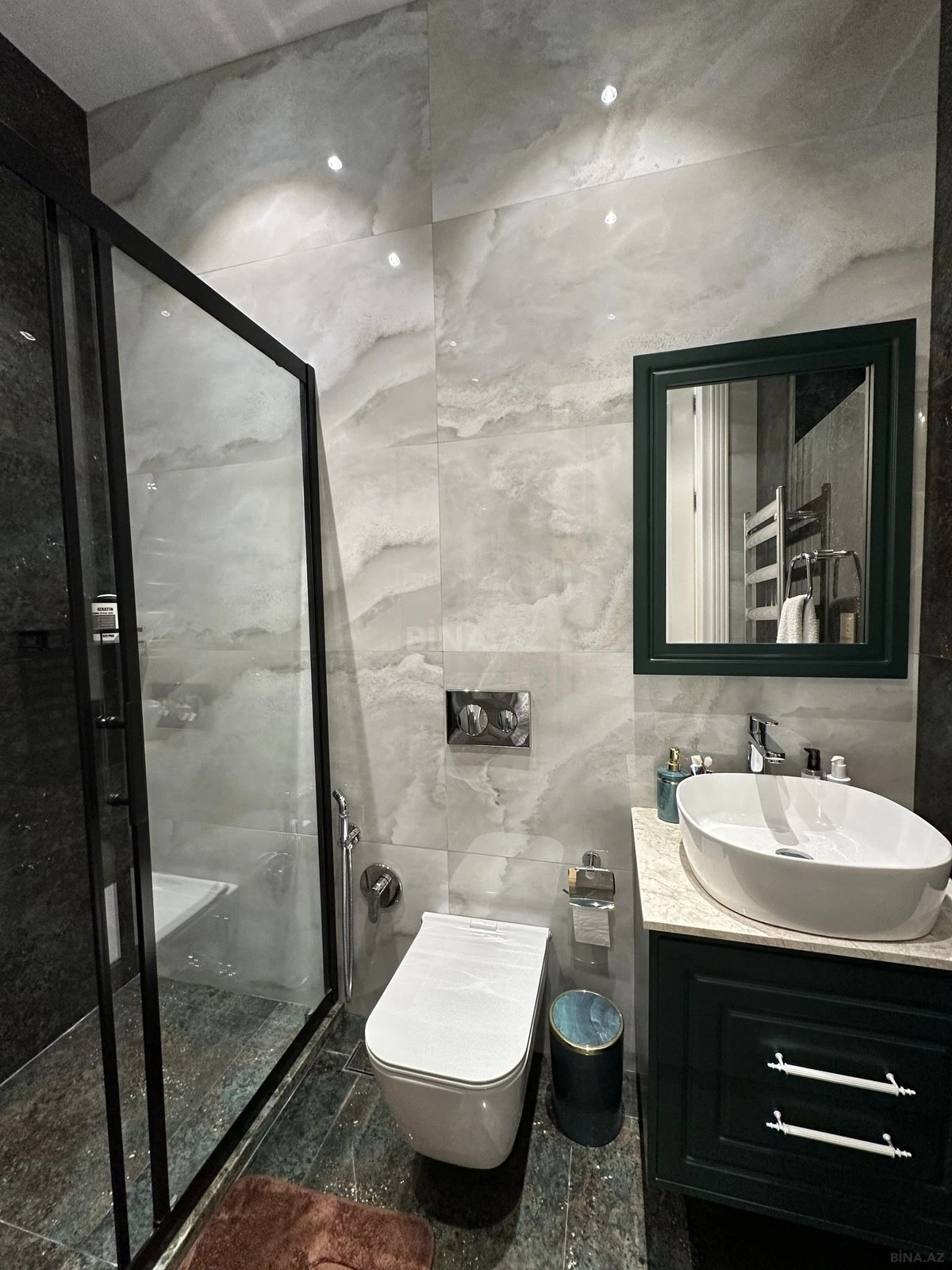 Satılır 5 otaqlı həyət evi 250 m²