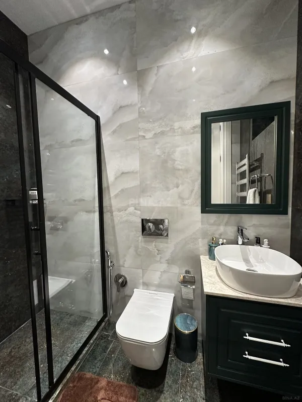 Satılır 5 otaqlı həyət evi 250 m²