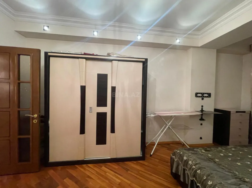 Kirayə verilir 4 otaqlı mənzil 170 m²