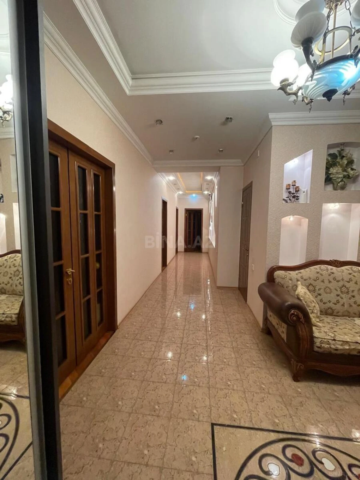 Kirayə verilir 4 otaqlı mənzil 170 m²
