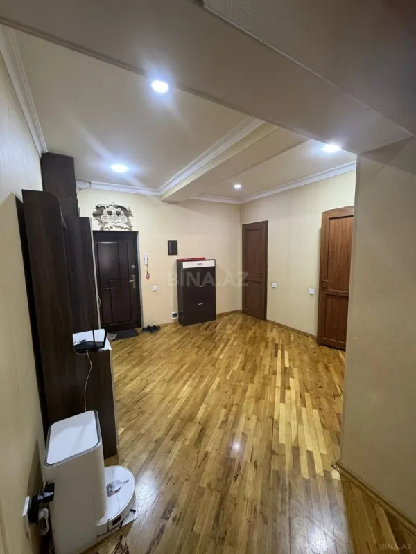 Satılır 3 otaqlı mənzil 102 m²
