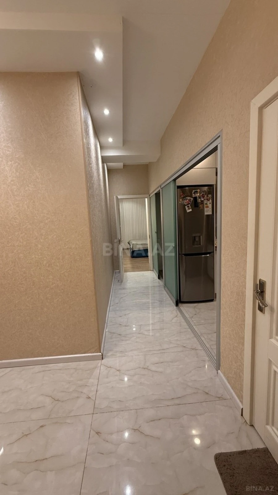 Satılır 2 otaqlı mənzil 77 m²