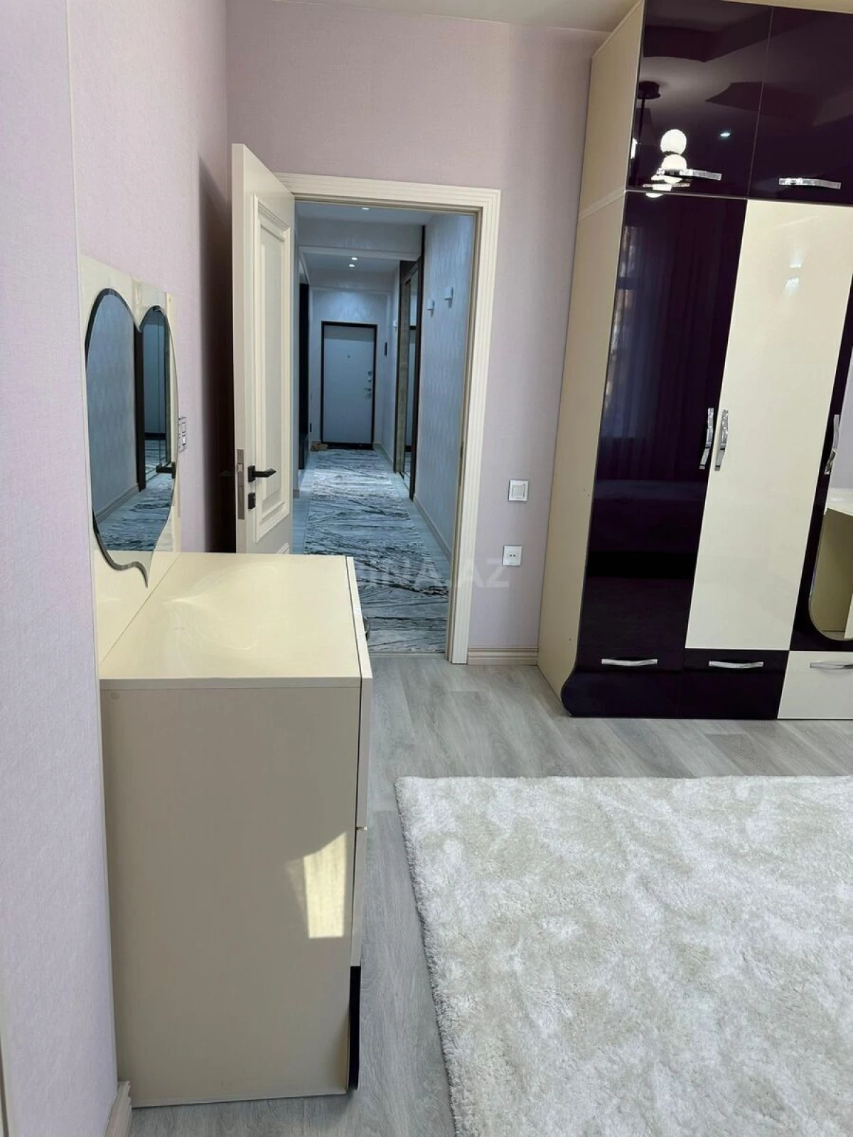 Satılır 3 otaqlı mənzil 112 m²