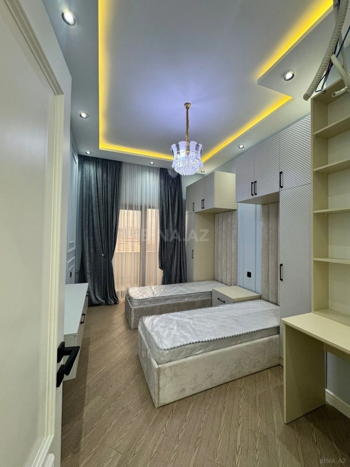 Satılır 3 otaqlı mənzil 95 m²