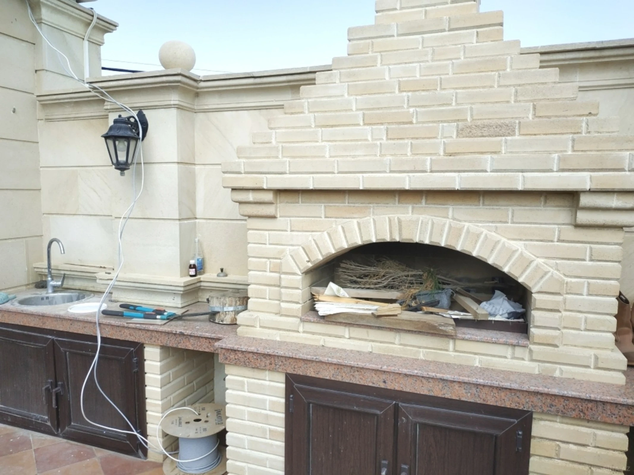 Kirayə verilir 8 otaqlı həyət evi 1000 m²