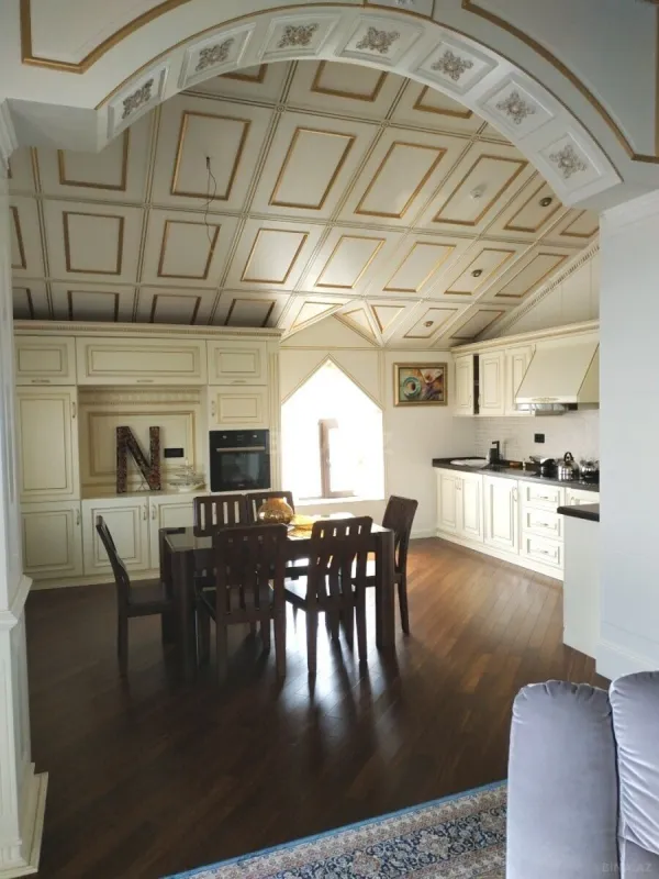 Kirayə verilir 8 otaqlı həyət evi 1000 m²