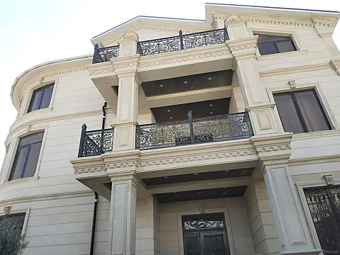 Kirayə verilir 8 otaqlı həyət evi 1000 m²