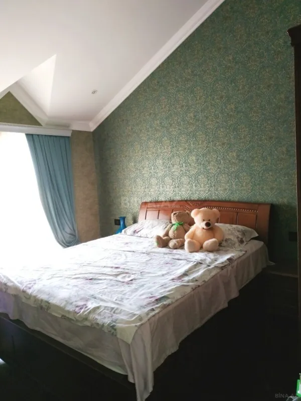 Kirayə verilir 8 otaqlı həyət evi 1000 m²