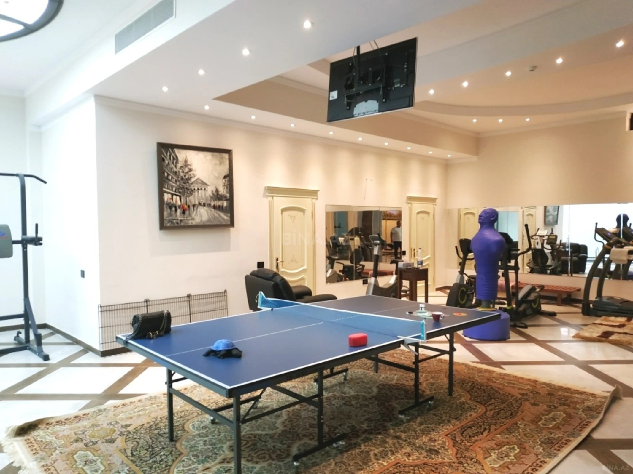 Kirayə verilir 8 otaqlı həyət evi 1000 m²