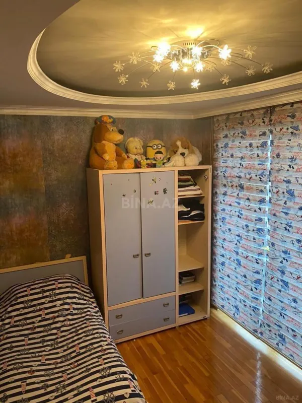 Satılır 3 otaqlı mənzil 136 m²