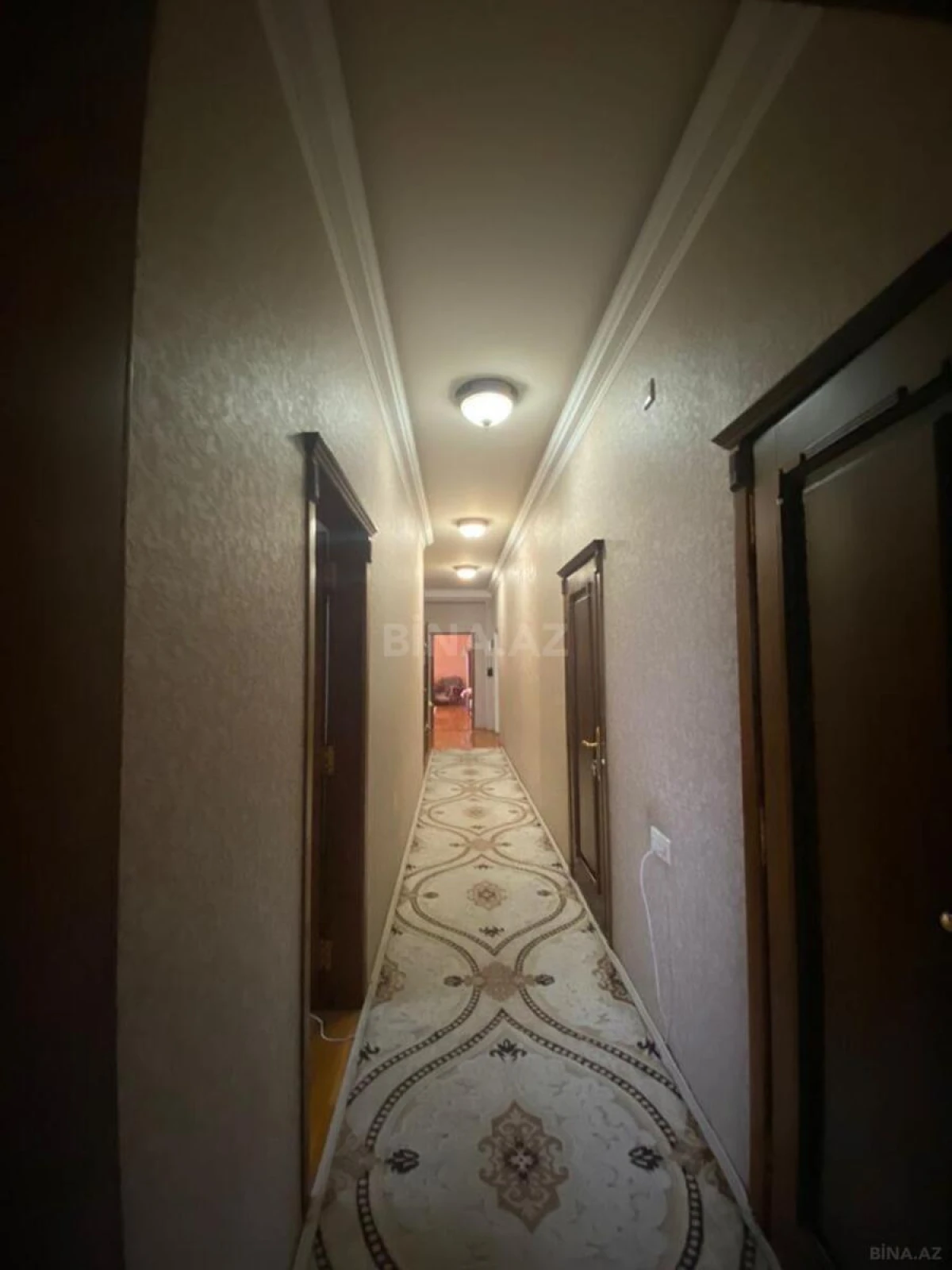 Satılır 3 otaqlı mənzil 136 m²