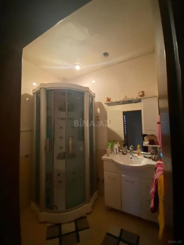 Satılır 3 otaqlı mənzil 136 m²