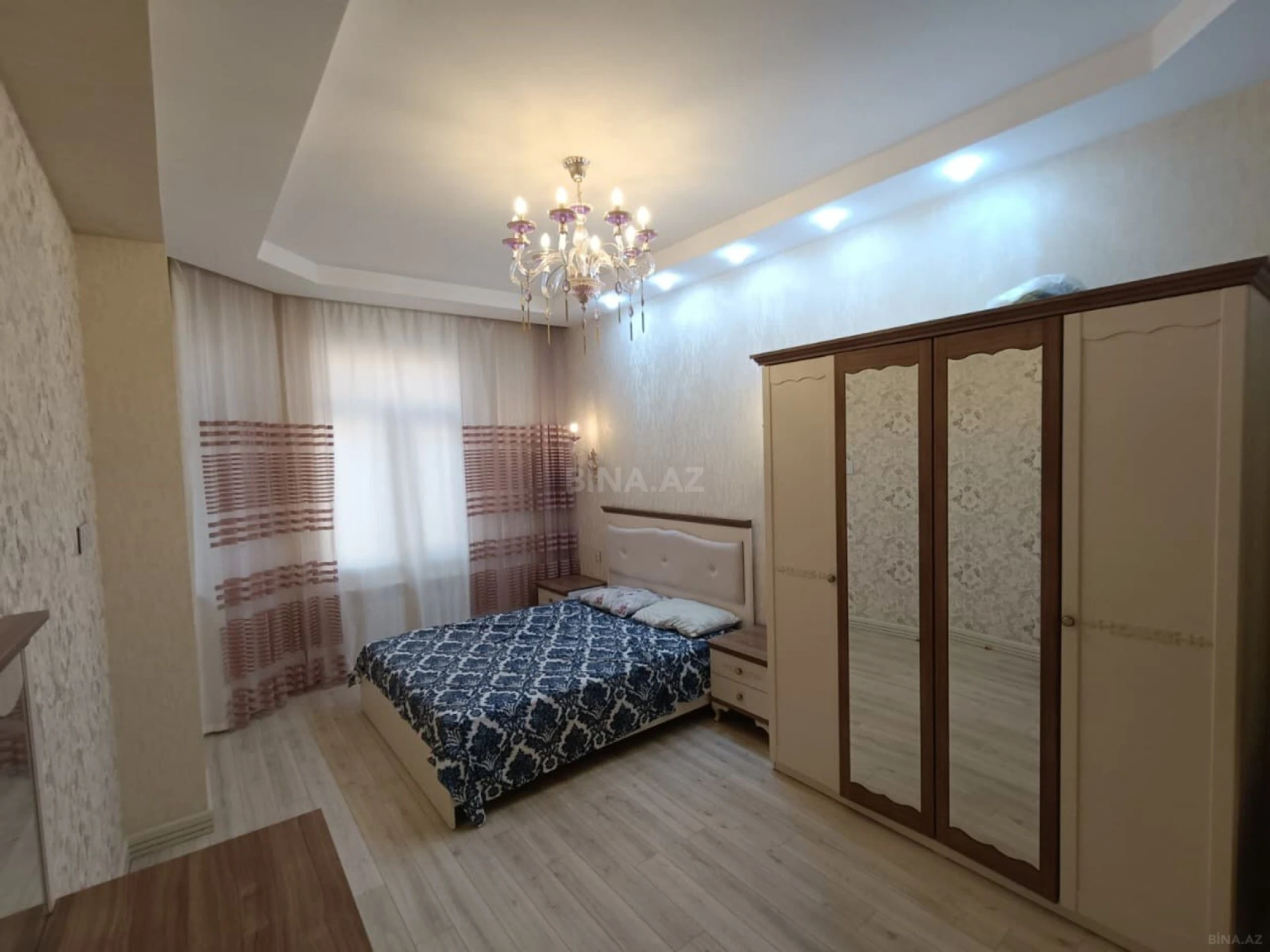 Kirayə verilir 3 otaqlı mənzil 140 m²