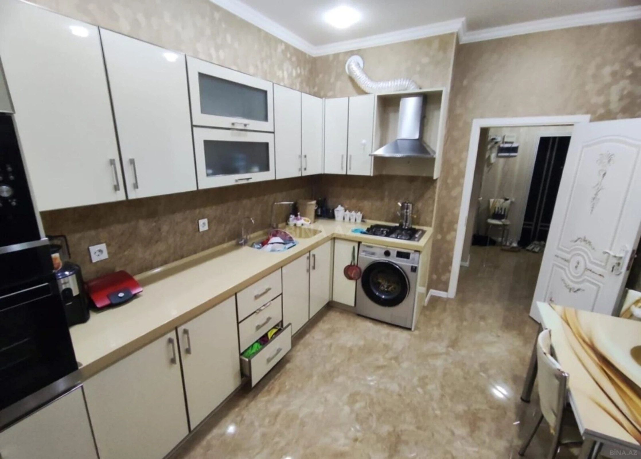 Satılır 2 otaqlı mənzil 86 m²