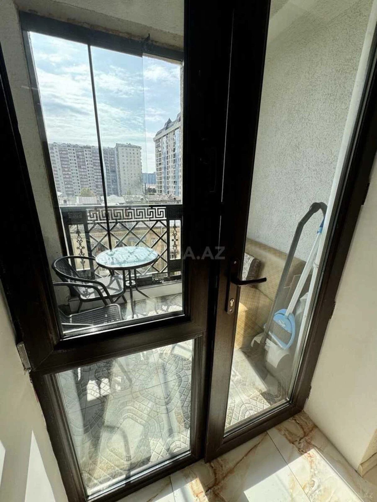 Satılır 2 otaqlı mənzil 85 m²