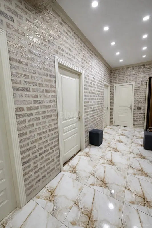 Satılır 2 otaqlı mənzil 85 m²