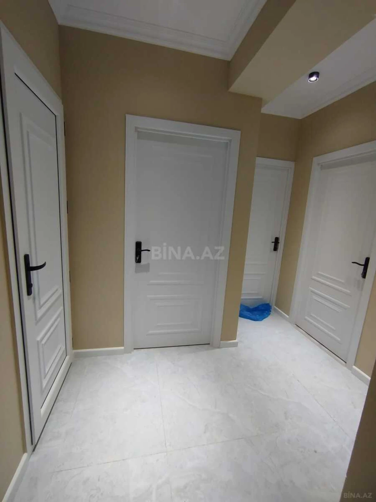 Satılır 2 otaqlı mənzil 62 m²