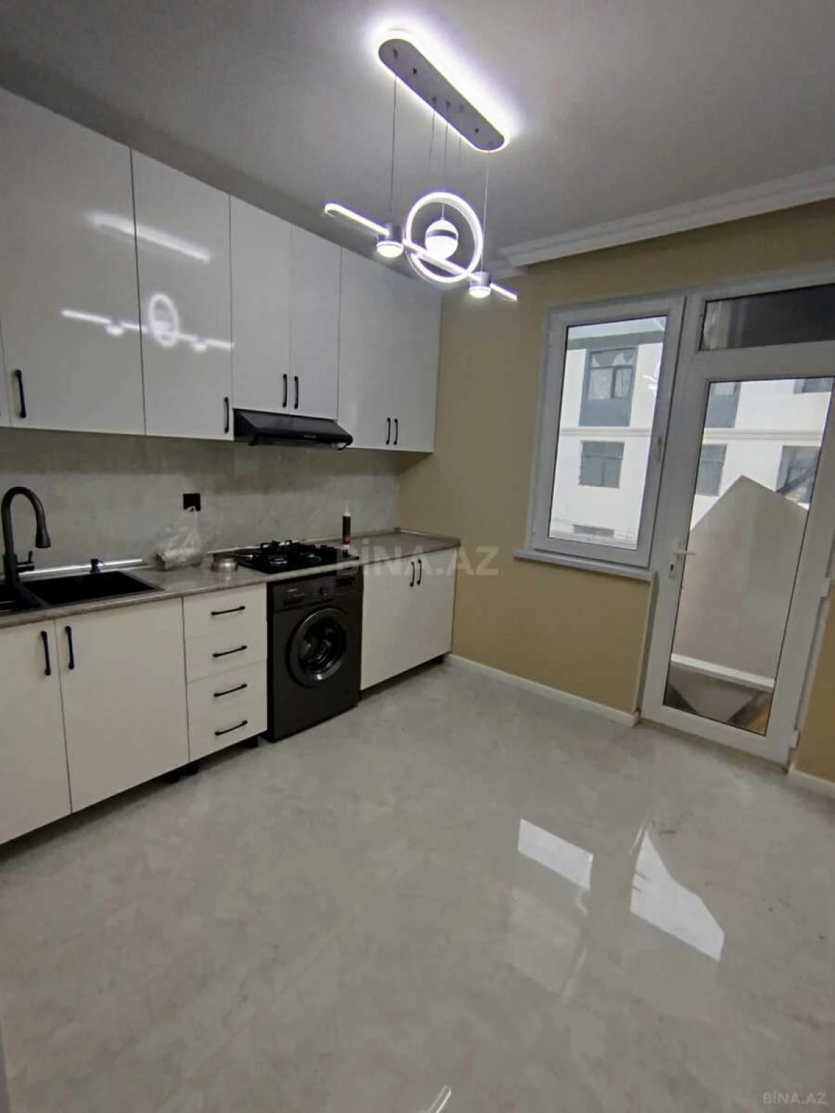 Satılır 2 otaqlı mənzil 62 m²