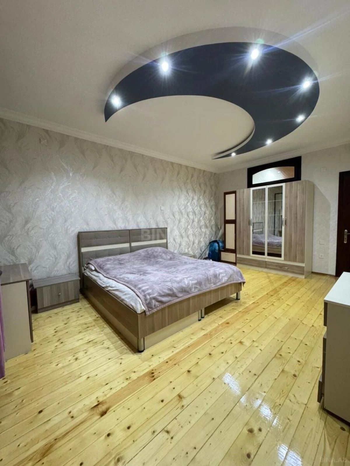 Satılır 2 otaqlı mənzil 86 m²