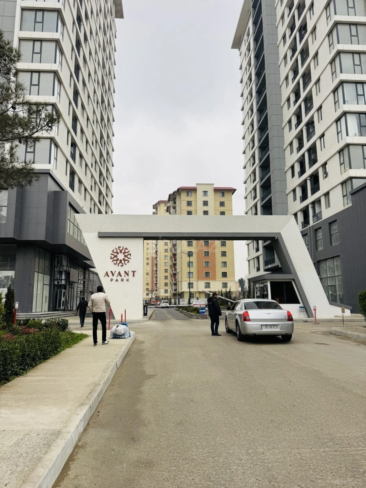 Satılır 2 otaqlı mənzil 81 m²