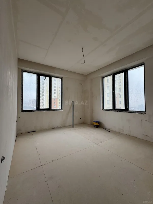 Satılır 2 otaqlı mənzil 81 m²