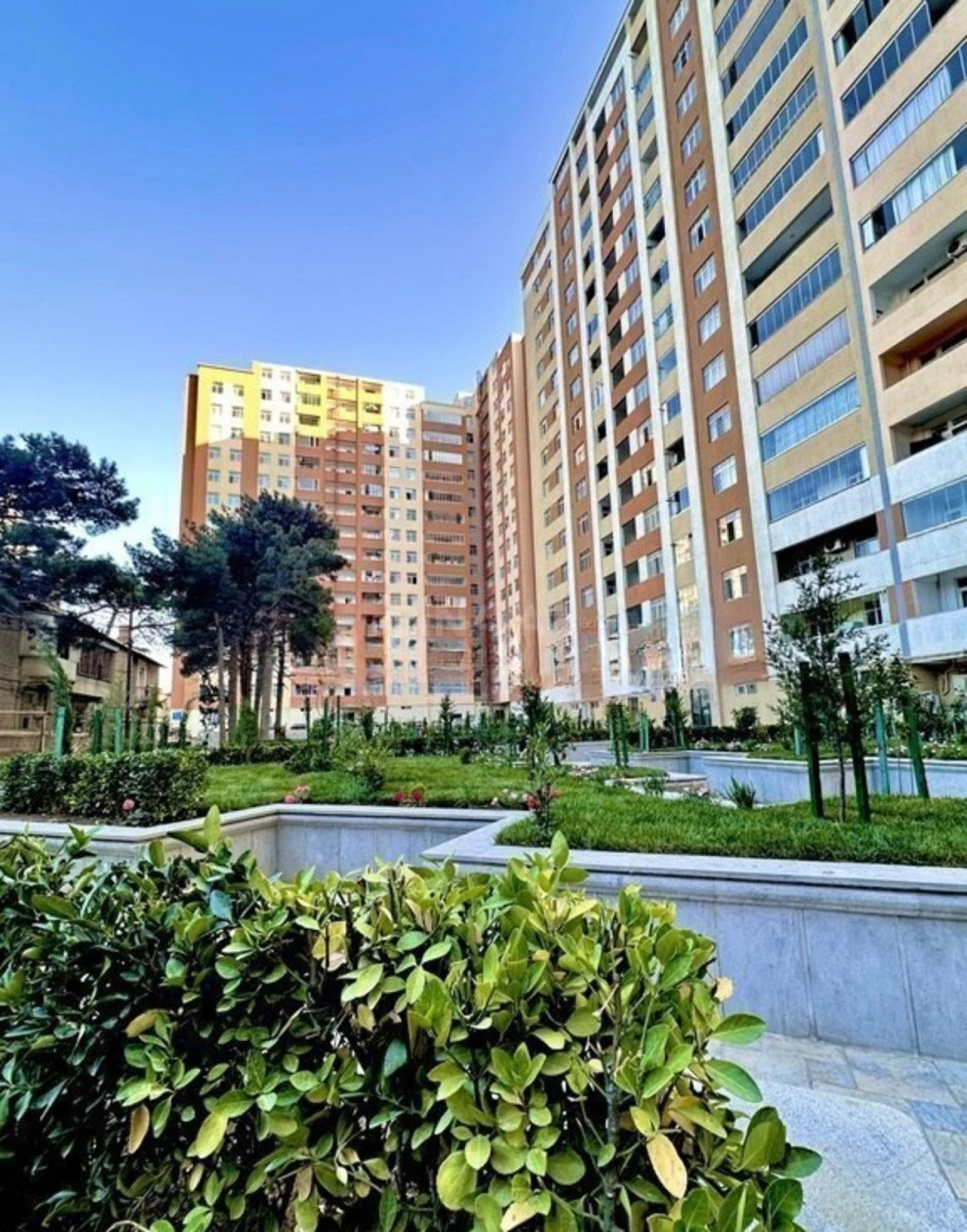 Satılır 2 otaqlı mənzil 69.6 m²
