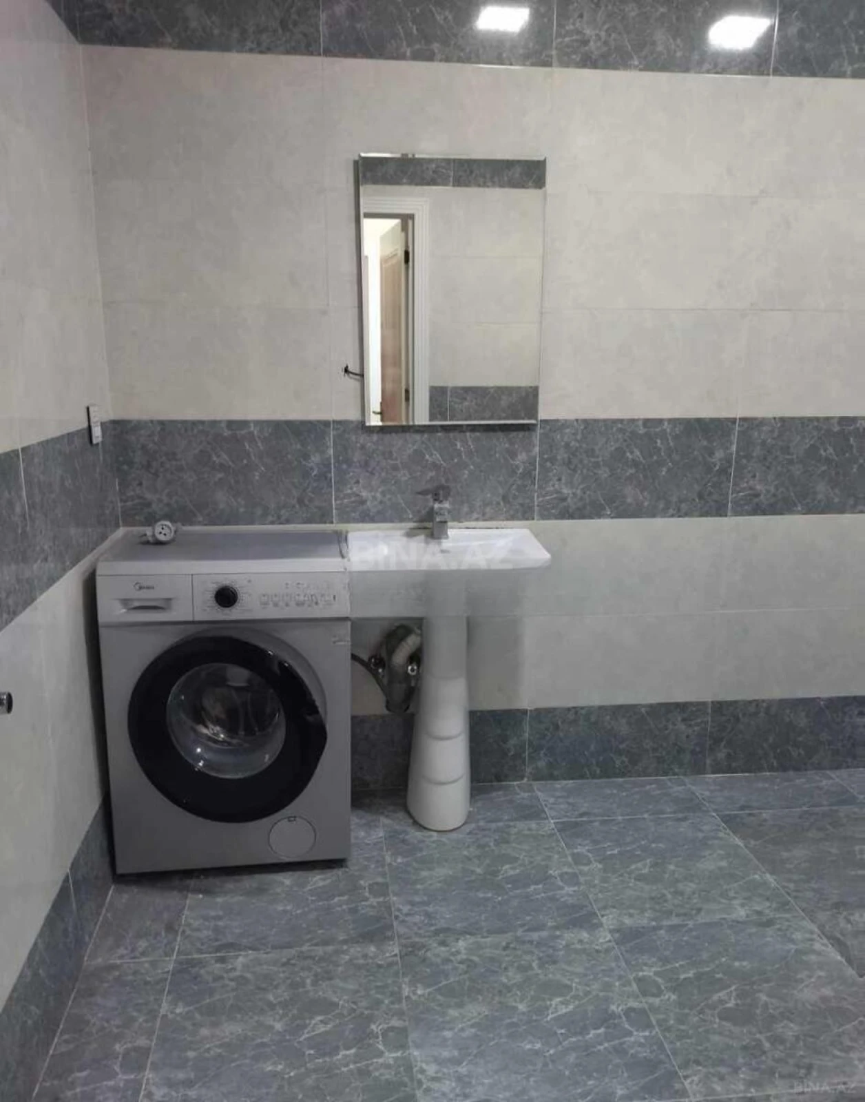Kirayə verilir 2 otaqlı mənzil 55 m²