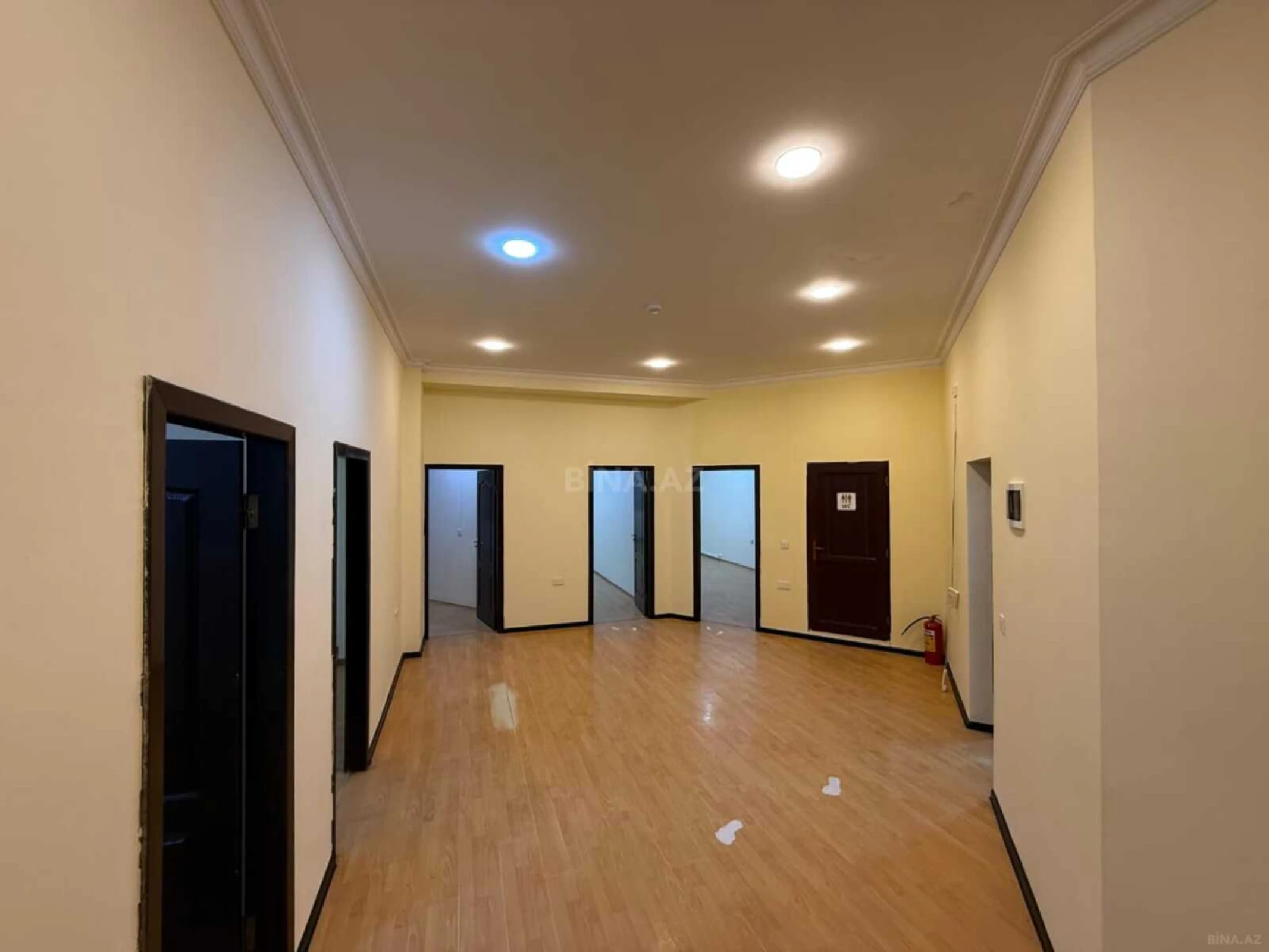 Kirayə verilir 6 otaqlı ofis 225 m²