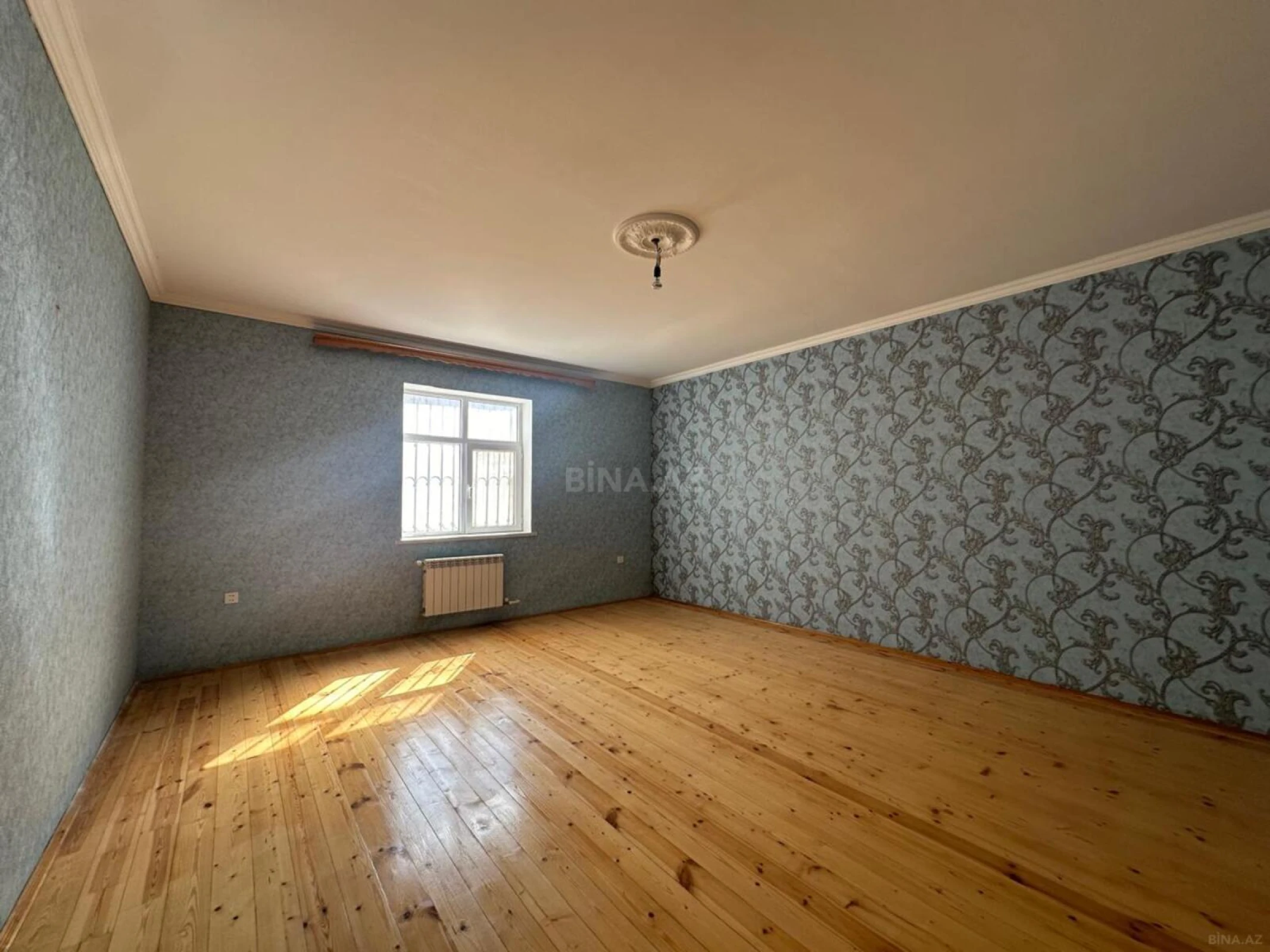 Satılır 6 otaqlı həyət evi 235 m²