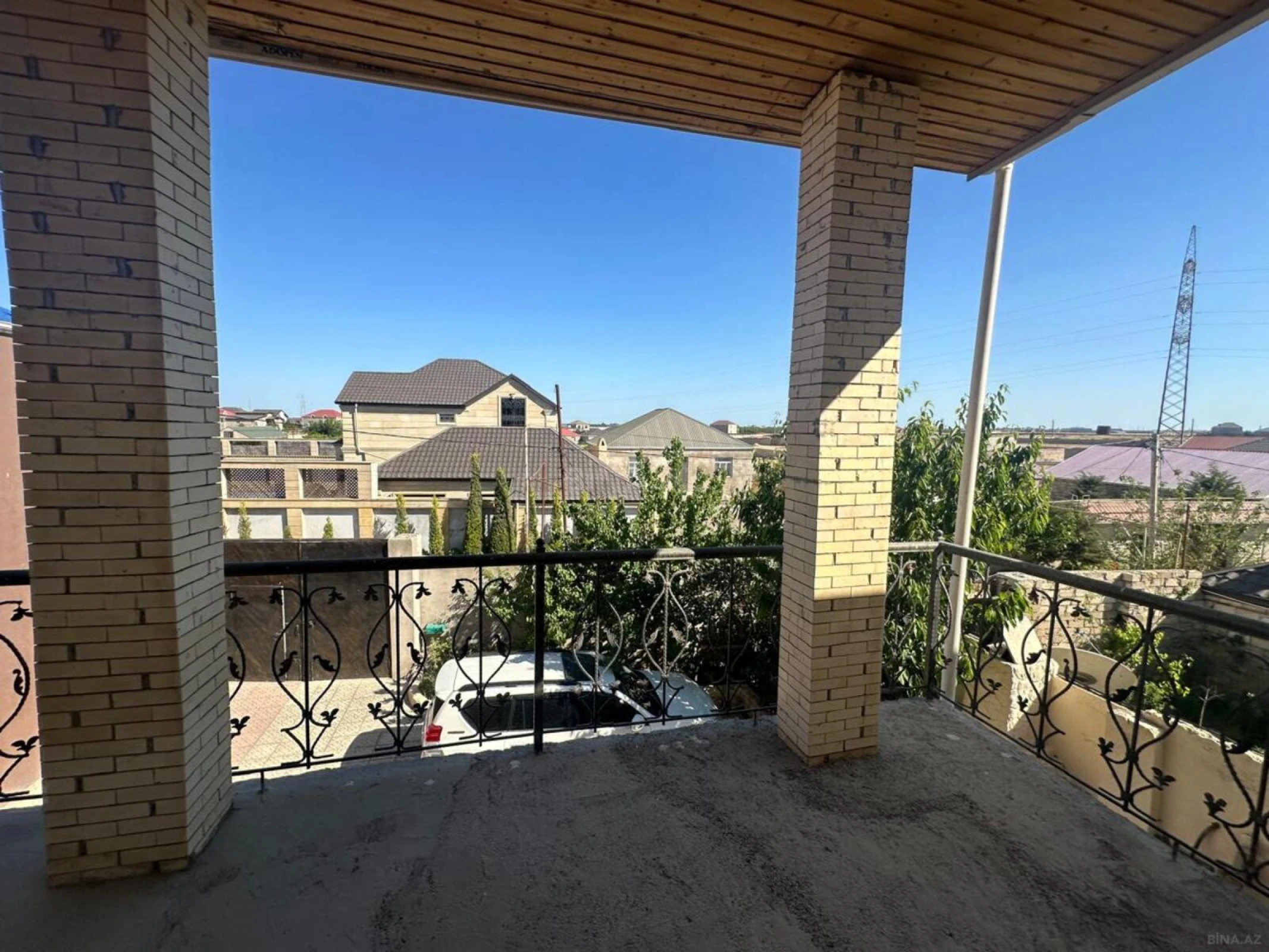 Satılır 6 otaqlı həyət evi 235 m²