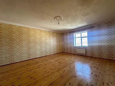 Satılır 6 otaqlı həyət evi 235 m²