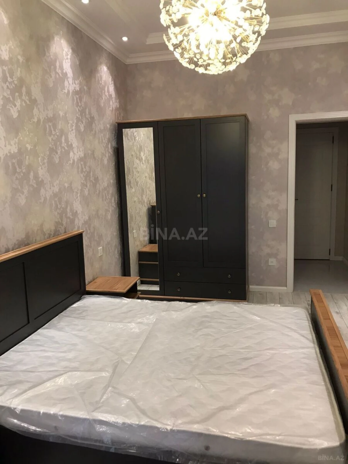 Kirayə verilir 2 otaqlı mənzil 81 m²