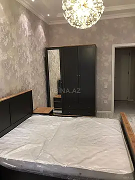 Kirayə verilir 2 otaqlı mənzil 81 m²
